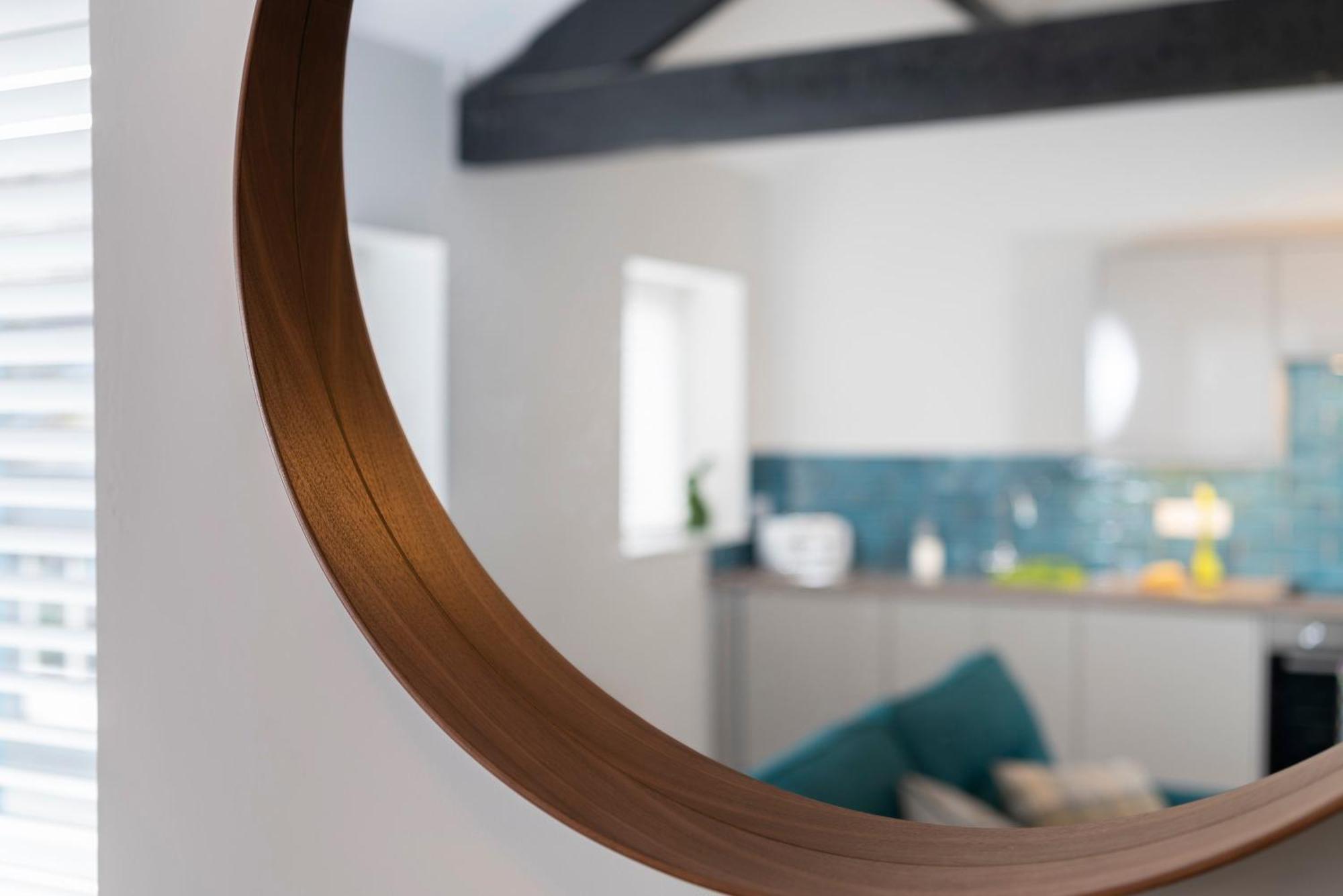 Apartment The Sorting Office - Spacious Modern With Parking In *